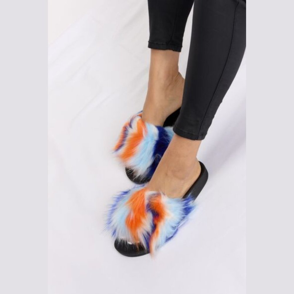 Plush Open-Toe Lounge Sandals (New) - Picture 4 of 7